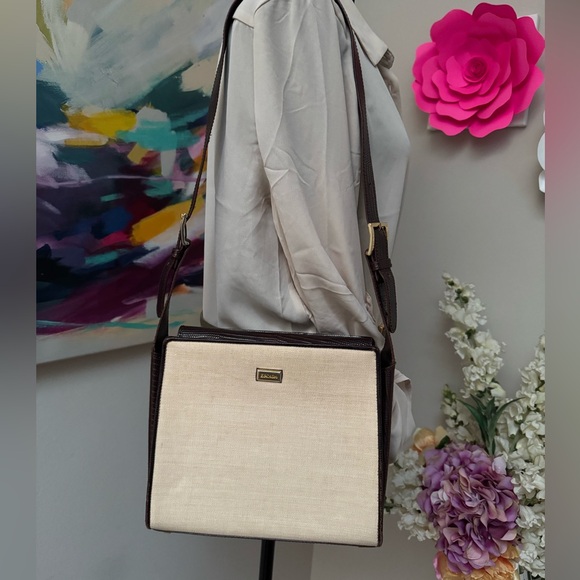 Escada Vintage shoulder bag in cavas and leather. NWOT. - Picture 4 of 13